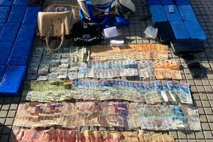 Tras una persecución, detienen a tres personas con 70 ladrillos de cocaína