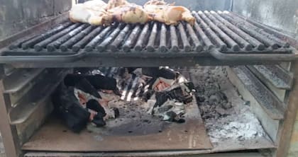 Cocina improvisada de Elizabeth Contreras, que servirá para que unas tres familias del barrio tengan alimentos ya preparados