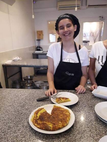 Cocinar es una de las actividades que Camila más disfruta