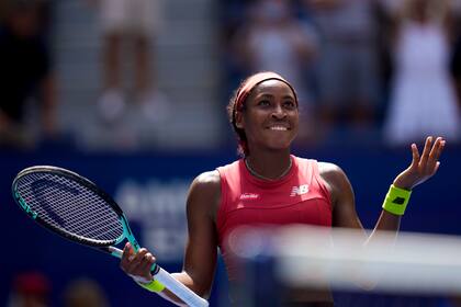 Coco Gauff, feliz, al derrotar a Jelena Ostapenko