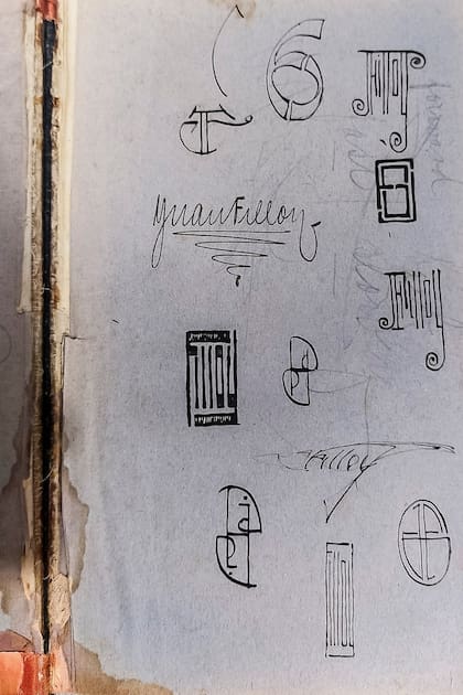 "Código de Minería", de 1905, que Filloy usó en su carrera universitaria; los dibujos son ensayos de ex-libris
