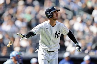 Cody Bellinger pega dos jonrones e impulsa cinco en paliza de Yankees 13-4 a Royals