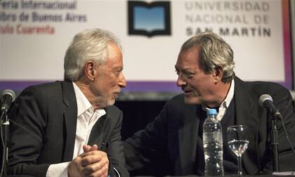 Auster, junto al Nobel J.M. Coetzee, en la Feria del Libro, durante una de sus visitas a la Argentina