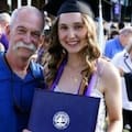 Hace 22 años colaboró con el nacimiento de una bebé y hoy viajó 1300 kilómetros para estar presente en su graduación