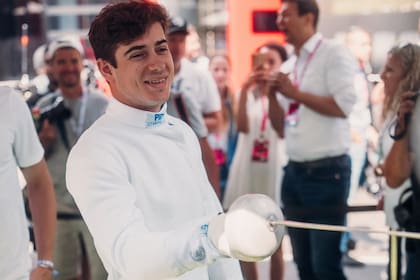 Colapinto compartió una "sesión" de esgrima con el equipo húngaro campeón olímpico en París 2024; el argentino espera despegar por fin con Alpine.