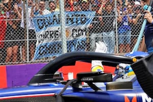 "Colapinto corré como chamuyás", pide la bandera de hinchas argentinos en Interlagos; Franco participará hoy en la prueba de clasificación y la carrera del Gran Premio de San Pablo de Fórmula 1.
