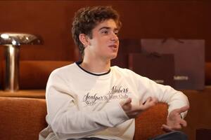 Colapinto en Nude Project