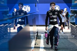 Colapinto le agradeció a los hinchas que lo fueron a alentar en Italia