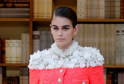 Kaia Gerber, una modelo que ya es un clásico en las pasarelas de Chanel; siempre mostrando el new tweed de la temporada