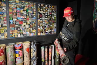 Colección de artista refleja la resistencia de Ucrania ante la invasión rusa