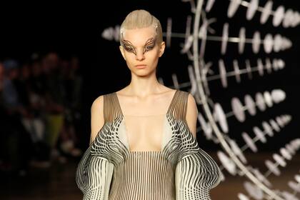 La talentosa diseñadora holandesa se perfecciona colección tras colección