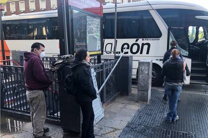 Colectivos que salen de la estación Federico Lacroze por le demora que presenta el subte B