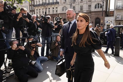 Coleen Rooney llegó a Royal Courts of Justice con su marido, el máximo goleador en la historia del seleccionado inglés, Wayne Rooney. El caso concentró la atención de la prensa británica durante los siete días de juicio