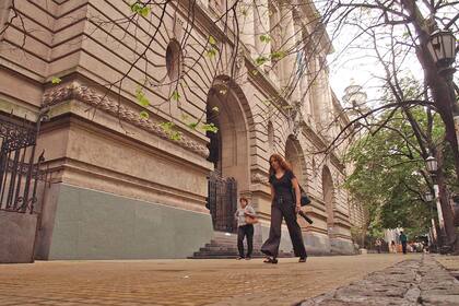 El Colegio Nacional Buenos Aires vuelve a clases el 22 de marzo, pero todavía no definió la modalidad
