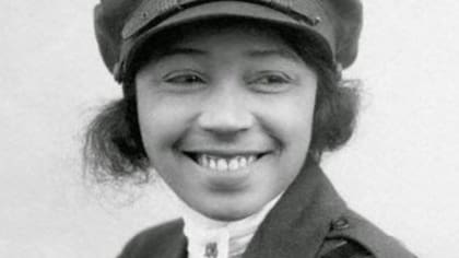 Coleman se convirtió en la primera mujer piloto de ascendencia afroamericana y nativa americana