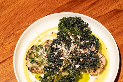 Coliflor y kale asados