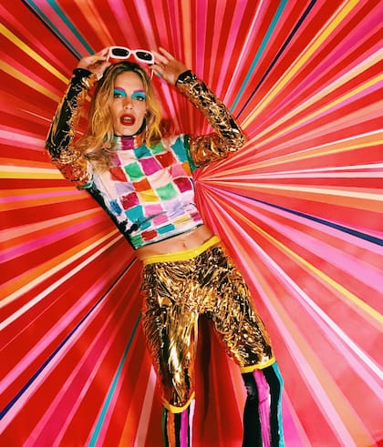 Collage viviente realizado para la actriz argentina Emilia Attias, en un evento que se realizó en su local, Barbería Nerón