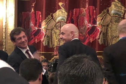 Alejandro Domínguez, titular de la Conmebol y Gianni Infantino, presidente de la FIFA