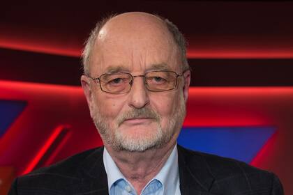 COLOGNE, GERMANY - Niklas Frank aseguró que antes odiaba a su padre, el criminal nazi Hans Fran, pero ahora lo desprecia (Photo by Marc Pfitzenreuter/Getty Images)