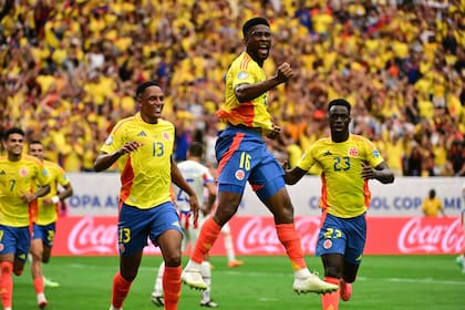 Colombia fue más que Paraguay, ganó en el debut y reafirmó su condición de candidato