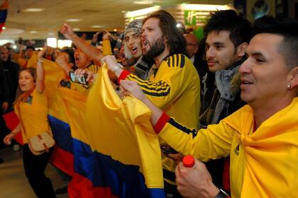 Colombia fue recibida por sus fanáticos en Ezeiza