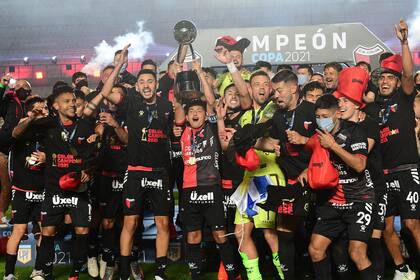 Colón conquistó la Copa de la Liga Profesional, el pasaporte a esta final con River