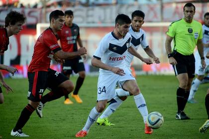 Colón y Vélez empataron en Santa Fe