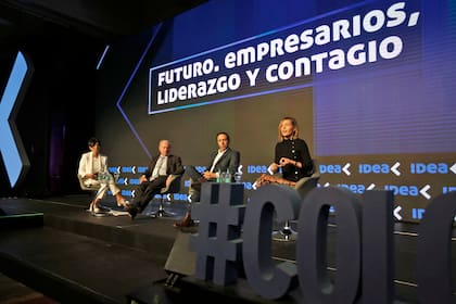 Mónica Gutiérrez, Federico Braun, Marcos Galperin y Carolina Castro 