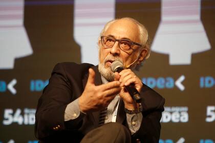 Para el poeta y ensayista Santiago Kovadloff, al trabajo no hay que tomarlo como una fatalidad