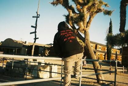 ColorBlind busca conectar con su público a través de sus mensajes e imágenes fotográficas