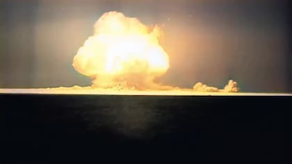 Colorean videos de los bombardeos de Hiroshima y Nagasaki - Fuente: YouTube
