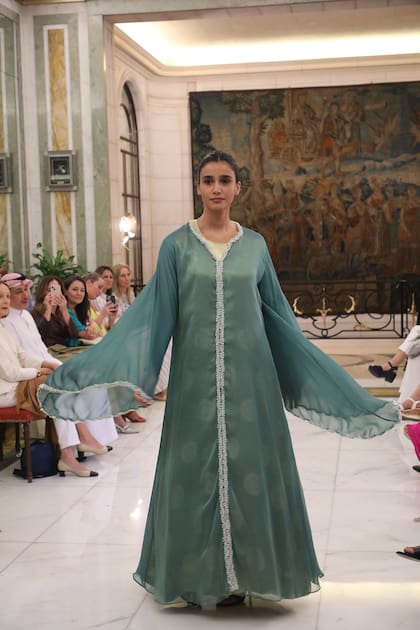 Colores claros u oscuros, detalles que hacen a la moda saudí