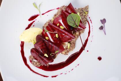 Colores, texturas y diseño en los platos del restaurante del hotel El Casco, a cargo de Ana Lucía Arias
