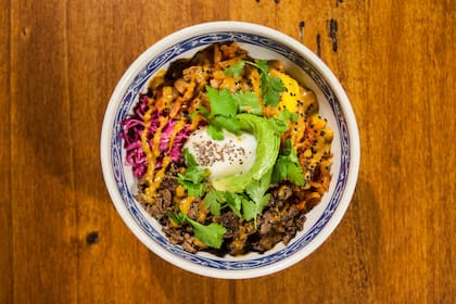 Colorido bibimbap en Kyopo.