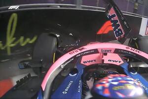 Colpinto golpeó su Alpine contra el muro en Bakú