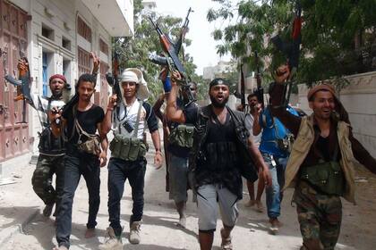 Combatientes anti huthis en Adén, Yemen