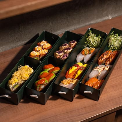 Combinado de rolls y niguiris de Nomad Sushi