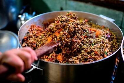 Directivos, docentes y padres reclaman la vuelta de los comedores escolares