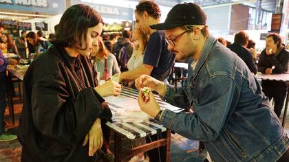 Comensales, en plena degustación