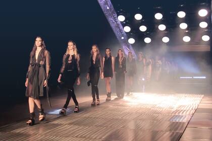 Comenzó el evento de moda más importante que reúne al diseño de indumentaria más destacado de país