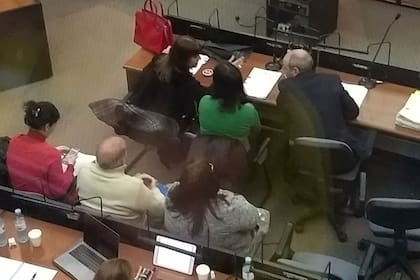 López, ingeniero civil, había llegado al gobierno de la mano de Néstor Kirchner; manejó el reparto de la obra pública junto a De Vido durante años