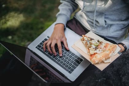 Comer pizza del día anterior es un hecho que muchos realizan (Foto Pexels)