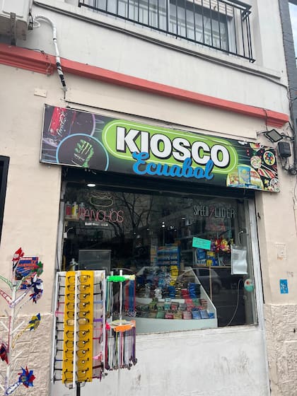 Comerciantes denuncian que personas que salen del club nocturno intentan robarles