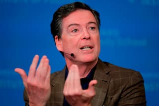 Comey comparece ante el tribunal por acusaciones de que amenazó a Trump