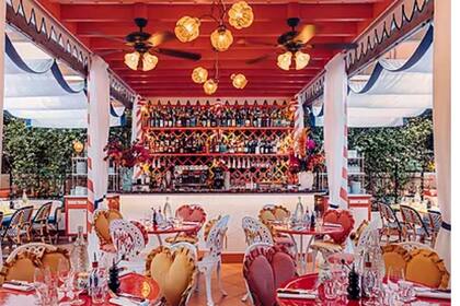 Comida italiana y una decoración que definen como "entre un palazzo de verano a orillas del Lago de Garda y el apartamento de soltero de un chico cool de los años 80", y 300 lugares.