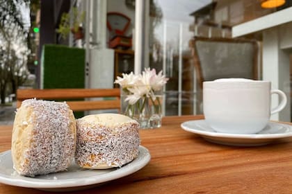 Comidas caseras y saludables hechas en el momento y con ingredientes de estación en Cabutia