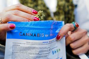 Comienza la venta recreativa en las farmacias de Uruguay