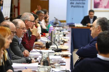 Comisión de juicio político en Diputados