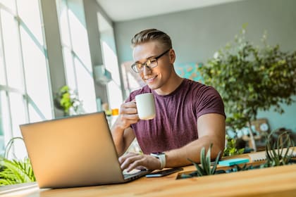 Cómo adquirir dólar oficial de forma online
