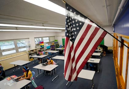 Cómo afecta el fin de los programas de diversidad en las escuelas de Florida